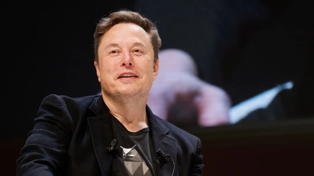 Elon Musk AI-mérnököket toborzó bulit tartott ellenfele, az OpenAI volt irodájában